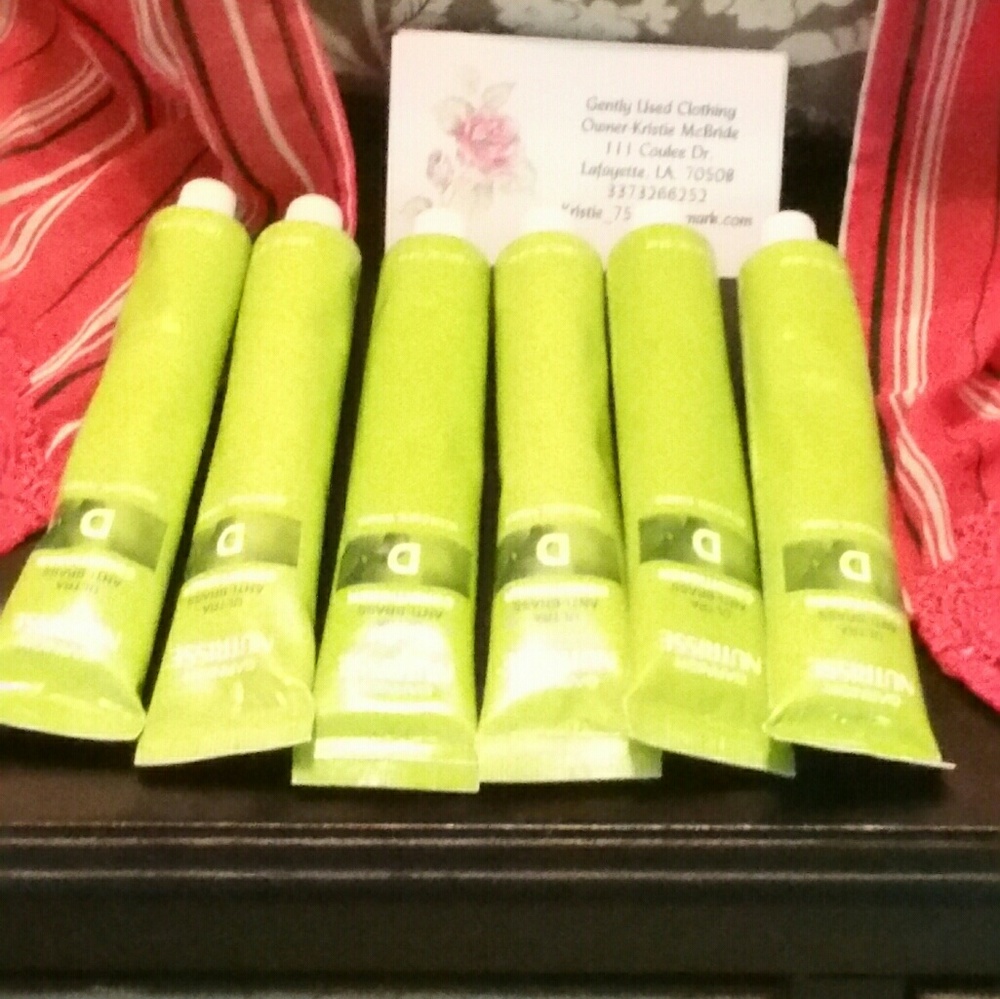 12 tubes..of Garnier anti-brass condition…